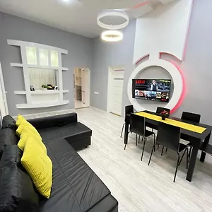 Apartment Deluxe Sapphire Residency - 4 Bedrooms, Budapest